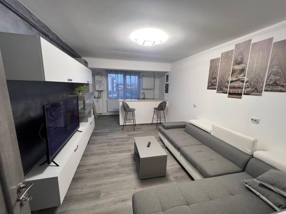 Lovely Flat With Bathtub 5 Mins From Center Крайова Екстериор снимка